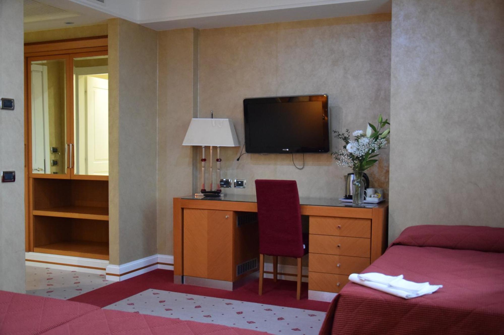 Hotel Perusia Perugia Esterno foto