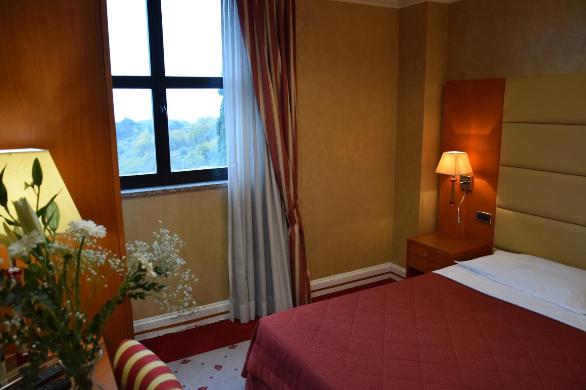 Hotel Perusia Perugia Esterno foto